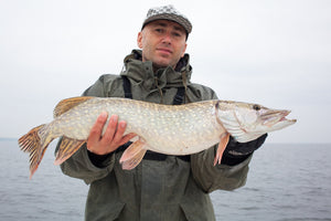 Comment Choisir les Meilleurs Leurres de Surface pour la Pêche au Brochet : Guide et Conseils